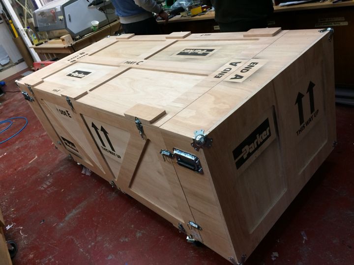 Parker Fuel Filter: the closed crate ready for exhibition transport.