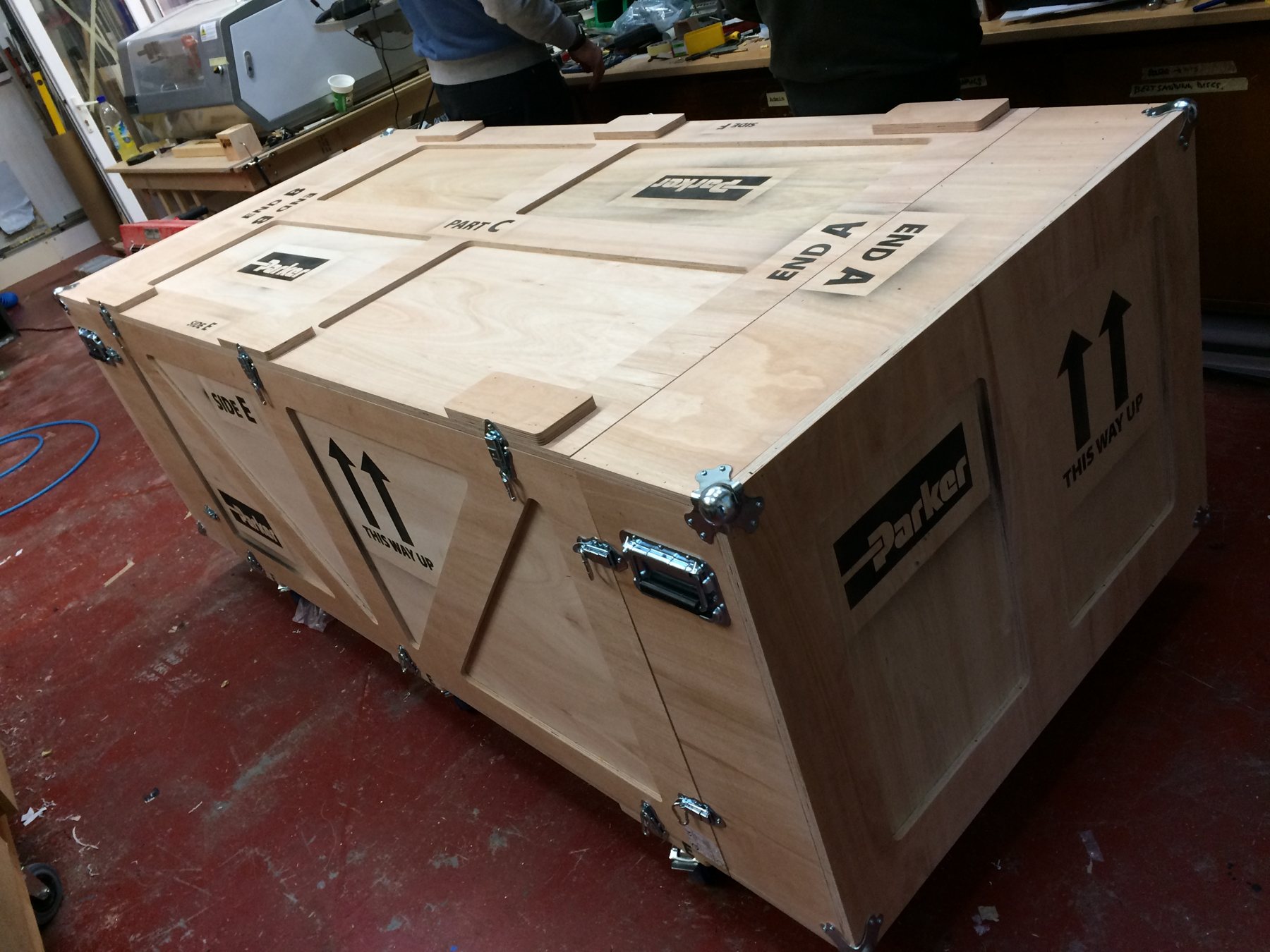 Parker Fuel Filter: the closed crate ready for exhibition transport.