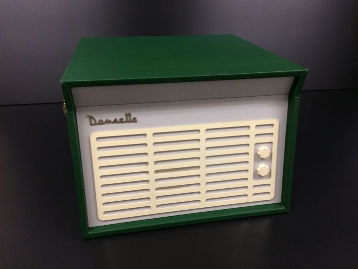 The vintage-inspired front of the closed unit.