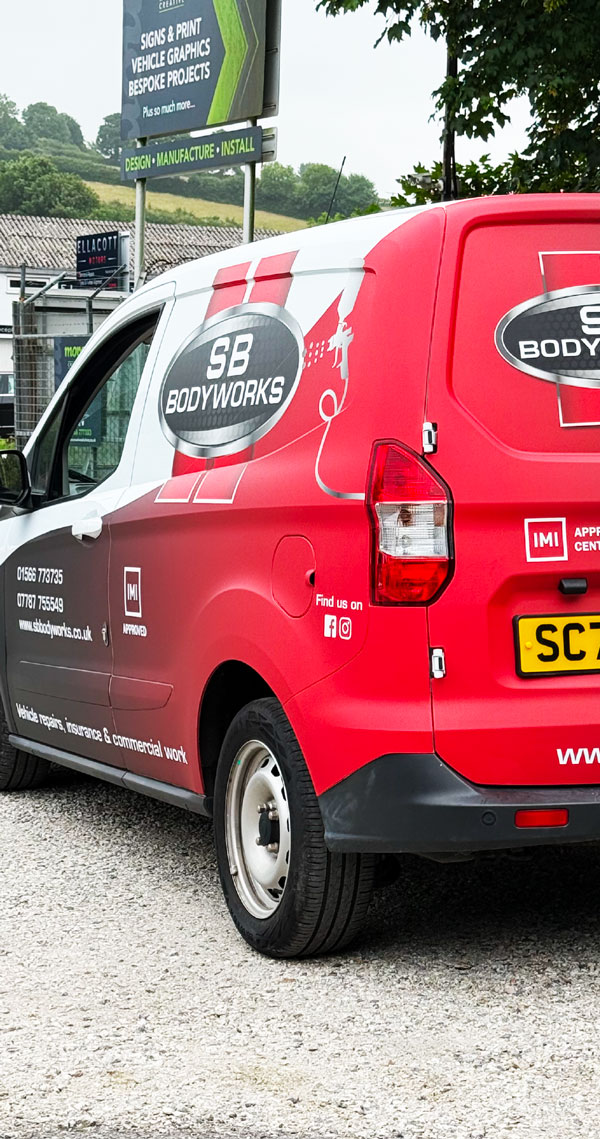 Qulity vehicle signwriting and graphics | More Creative